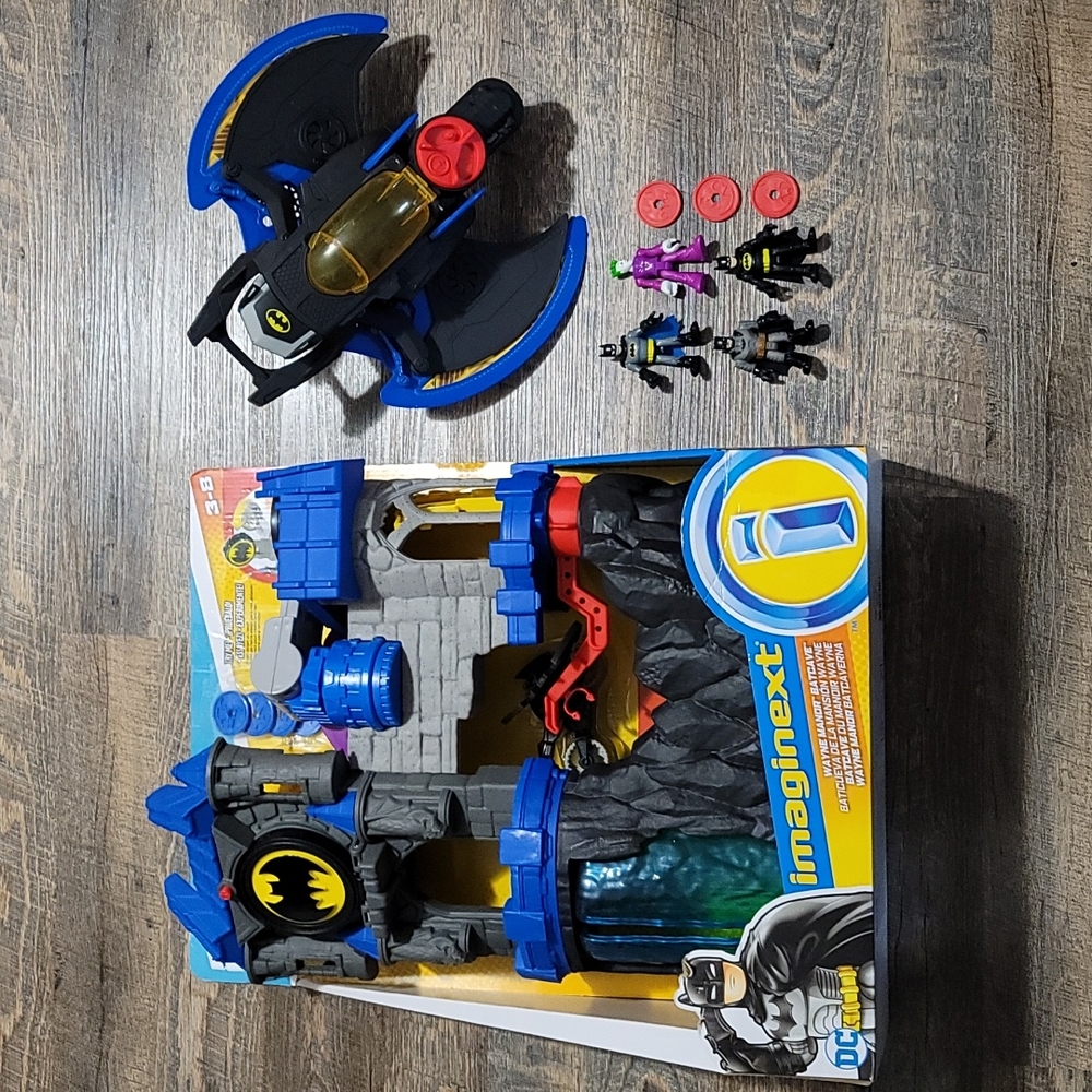 BATMAN Lot BATCAVE & BATPLANE with extras, discs motorcycle men BOTH SHOOT DISCS
